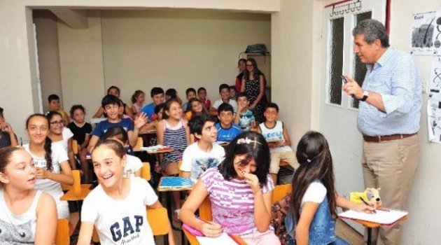 İzmir'de Kültürlerarası İletişimin Dili İngilizce