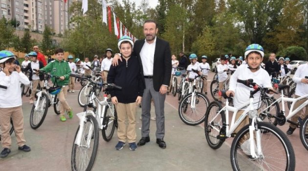 İzmitli Çocuklar Bisikletleri Kaptı