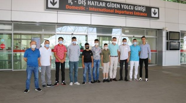 Kahraman çocuklar hayatlarında ilk defa uçağa bindi