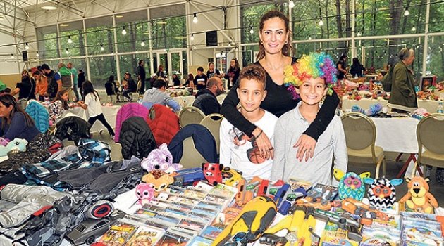 Kanser Hastası Arkadaşları ve Hayvanlar İçin Tezgah Başına Geçtiler