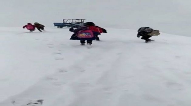 Kar ve tipi çocukları eğitimden alıkoyamadı