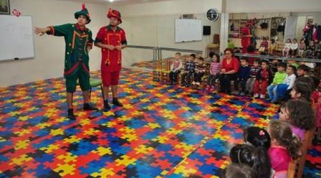 Karagöz ve Hacivat Çocuklarla Buluştu