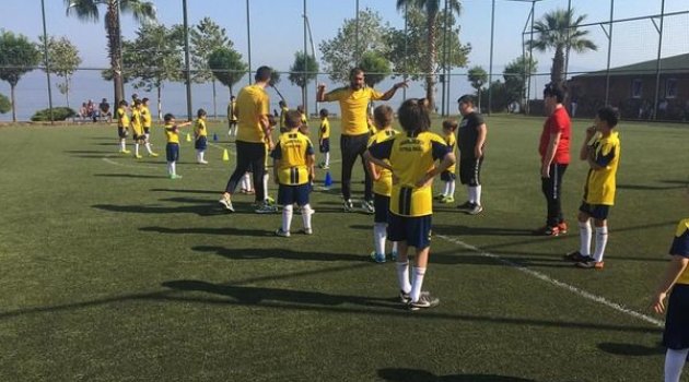 Karamürselsporlu minikler sahne aldı