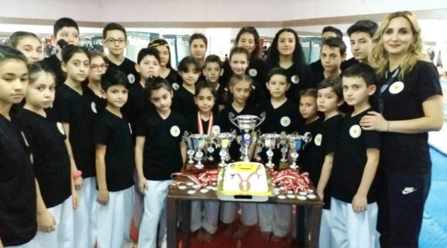 Karate Şampiyonları Büyükşehirden