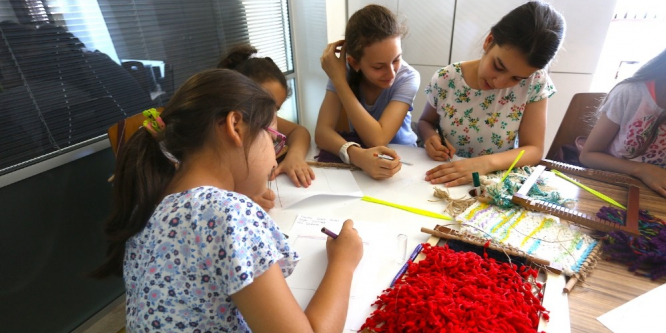 Kilim Sanatı Çocuk Akademisi Tezgahlarında Yeniden Hayat Buluyor