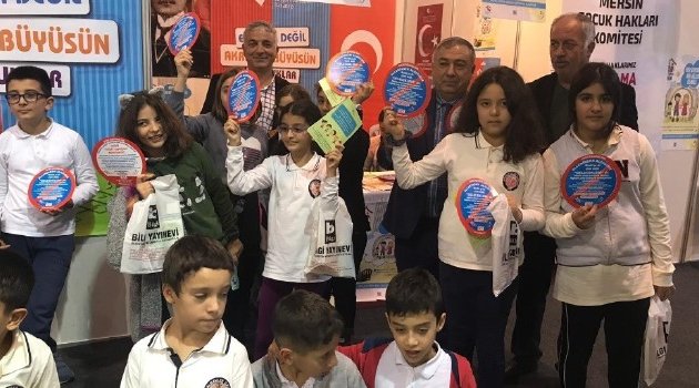 Kitap Fuarında Çocuk Komitesi Standı