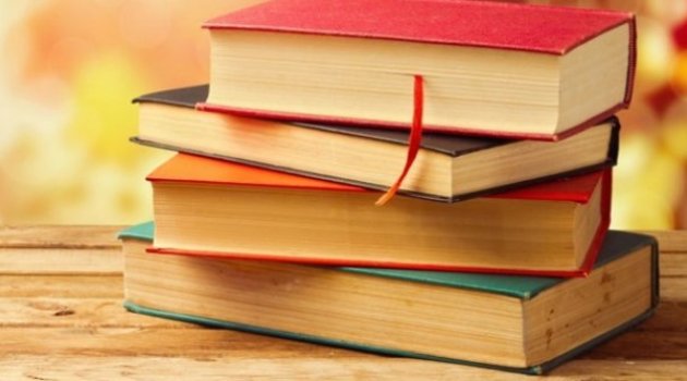 Kitap okuyana Ücretsiz Tiyatro