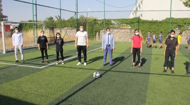 Kız çocuklarının azmi başarı getirdi