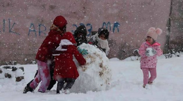 Kocaeli'de karın tadını çocuklar çıkardı