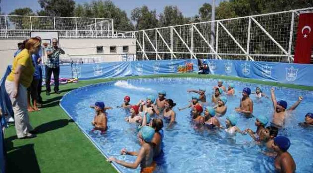Konaklı Minikler Yüzmeyi Öğrendi