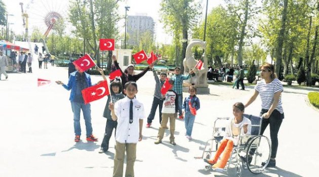 Koruma altındaki çocuklar günü doyasıya yaşadı!
