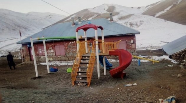 Köy çocuklarının park hayali gerçekleşti