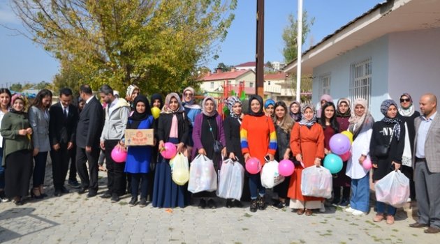 Köy Okulu Öğrencilerine Oyuncak Ve Kırtasiye Yardımı