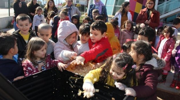 Kreş Öğrencileri Organik Gübre Yapımını Öğrendi