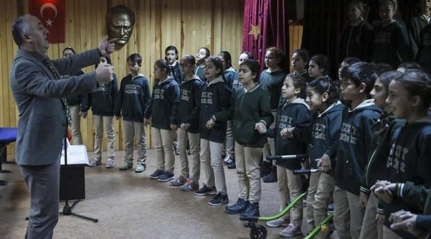 Küçüklerden Oluşan 'Dev Korodan' Büyüklere 'Trafik' Dersi