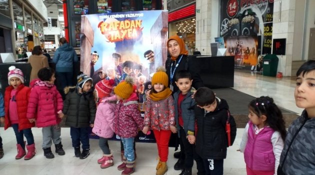 Mamaklı miniklerin sinema keyfi