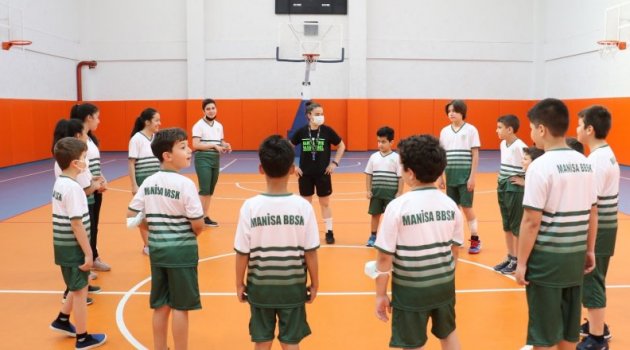 Manisa’da spor okulları çocuklar için açıldı