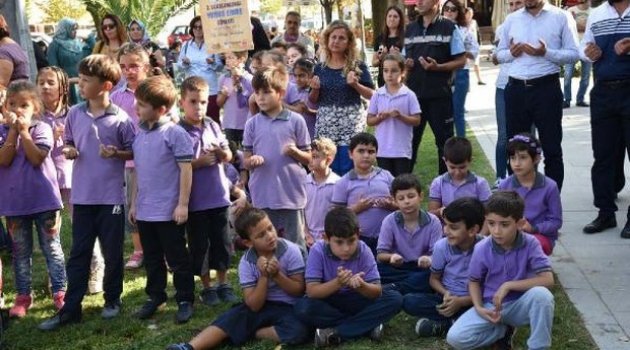 Manisa'da Amin Alayı geleneğini çocuklar yaşattı