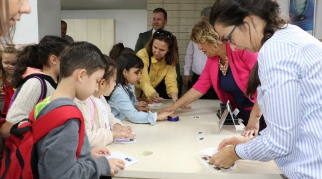 Manisalı çocuklar sevdiklerine mektup attı