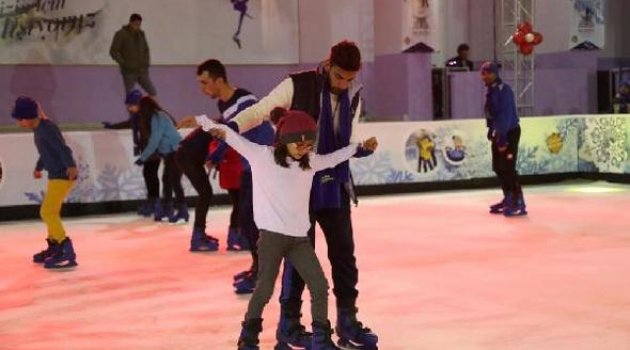 Mardinli Çocuklar Buz Pisti İle Tanıştı