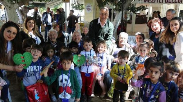 Mezitli'de Çocuklar İle Yaşlılar Buluştu