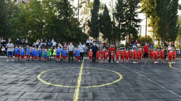 Minik basketbolcuların sertifika heyecanı