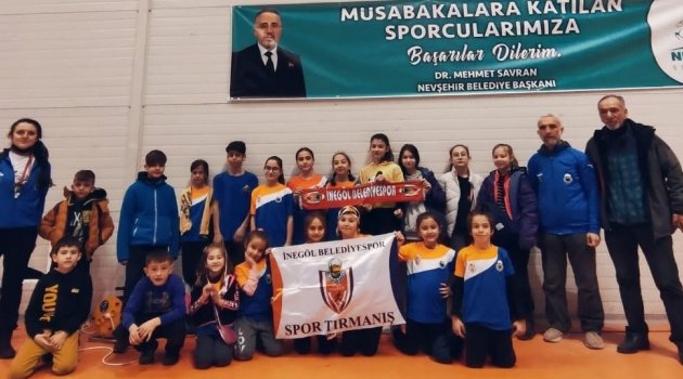 Minik dağcılardan büyük başarı