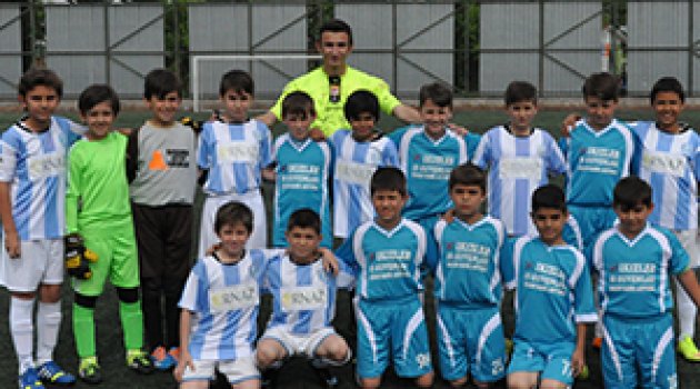 Minik futbolcular Bayram etti