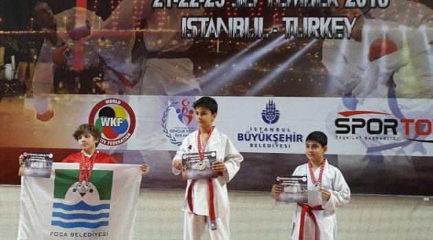 Minik Kaan İki Gümüş Madalyayla Döndü