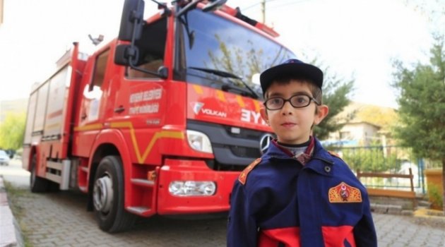Minik Kerim’in İtfaiyeci Olma Hayali Gerçekleştirildi