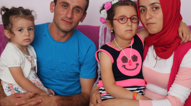 Minik kız tümörle yaşam savaşı veriyor