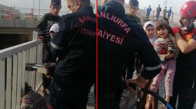 Minik kızın kafası demir korkuluklara sıkıştı!