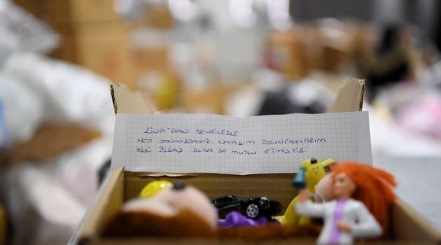 Minik Lina'dan duygulandıran yardım