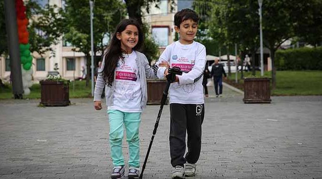 Minik mucitlerin 'navigasyonlu baston' fikri