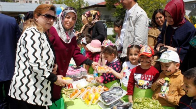 Minik Öğrenciler, Çocuk Pazarında Satış Yaptı