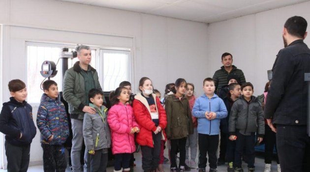 Minik Öğrenciler Pet Kafe’yi Ziyaret Etti