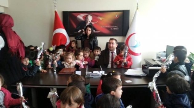 Minik öğrencilerden Başhekim'e ziyaret