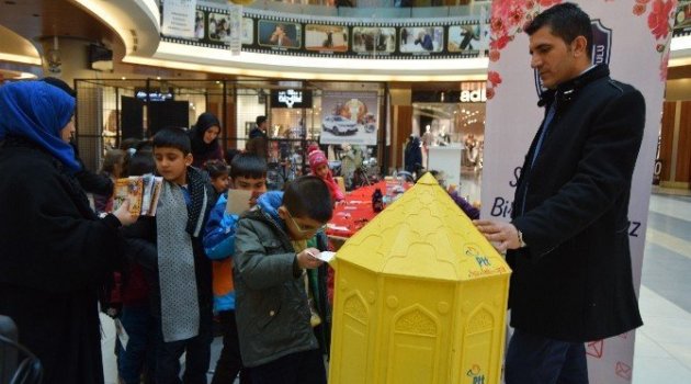 Minik Öğrencilerden Mektup Yazma Etkinliği