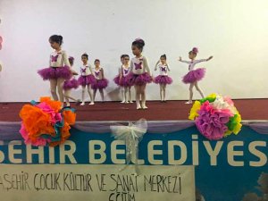 Minik Öğrencilerden Muhteşem Gösteri