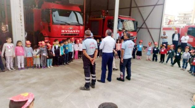 Minik Öğrencilere İtfaiye Eğitimi Verildi
