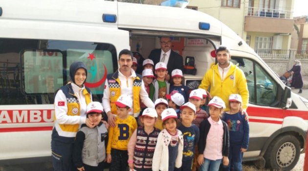 Minik Öğrencilere ‘Yaşama Yol Ver' Projesi Anlatıldı
