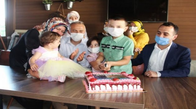 Minik Öykü'ye doğum günü sürprizi