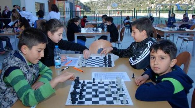 Minik Satranç Ustaları Yarıştı
