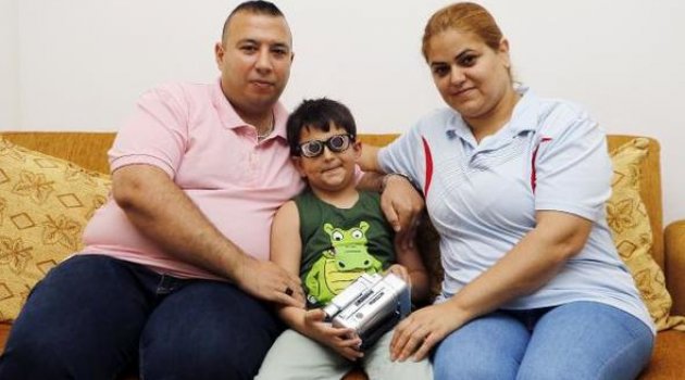 Minik Sedat'ın Görmesi İçin Hayırseverler Seferber Oldu