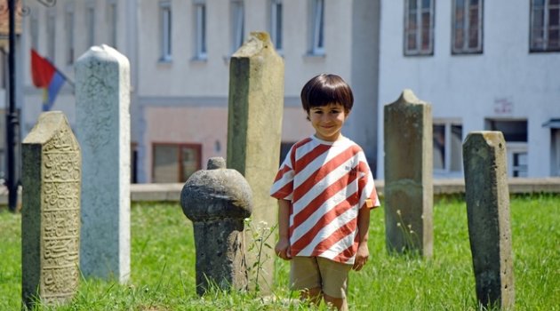 Minik Selimhan bu defa Bosna'nın acısına ses verdi
