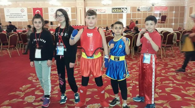 Minik Sporcular İş Başında