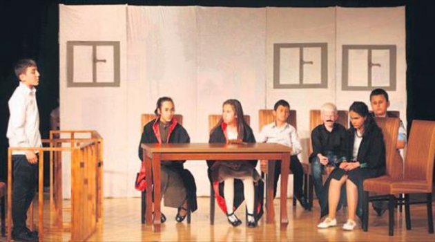 Minik tiyatroculardan ezber bozan performans