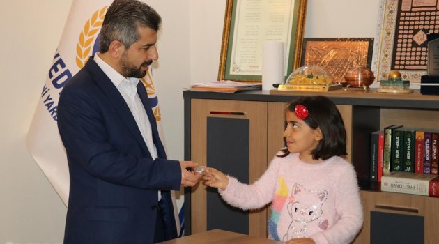 Minik Yağmur'dan Anlamlı Bağış