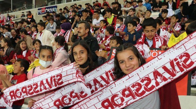 Minik Yiğidolar'dan Sivasspor'a destek