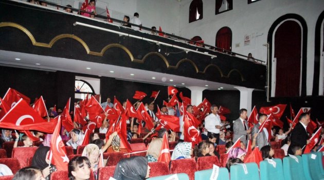 Minikler 15 Temmuz Şehitlerini Unutmadı